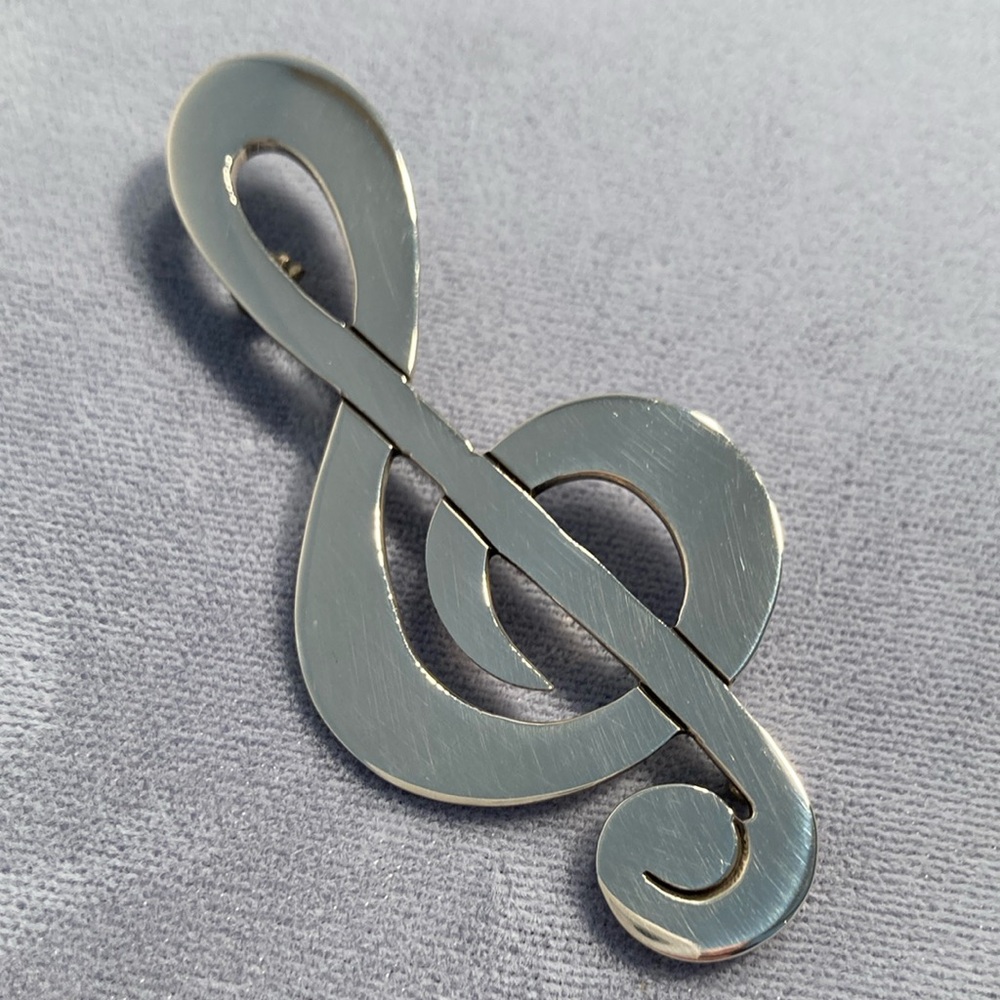 Sterling silver treble clef brooch Mexico large